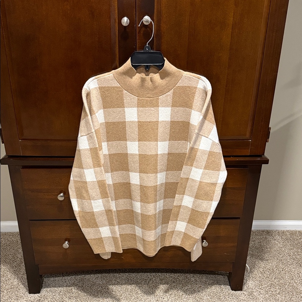 LOFT Ladies Beige and White Mock Turtleneck Sweater